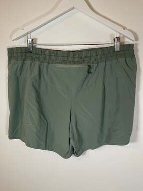 Patagonia Women's Nine Trails Athletic Lined Shorts XL Hemlock Green